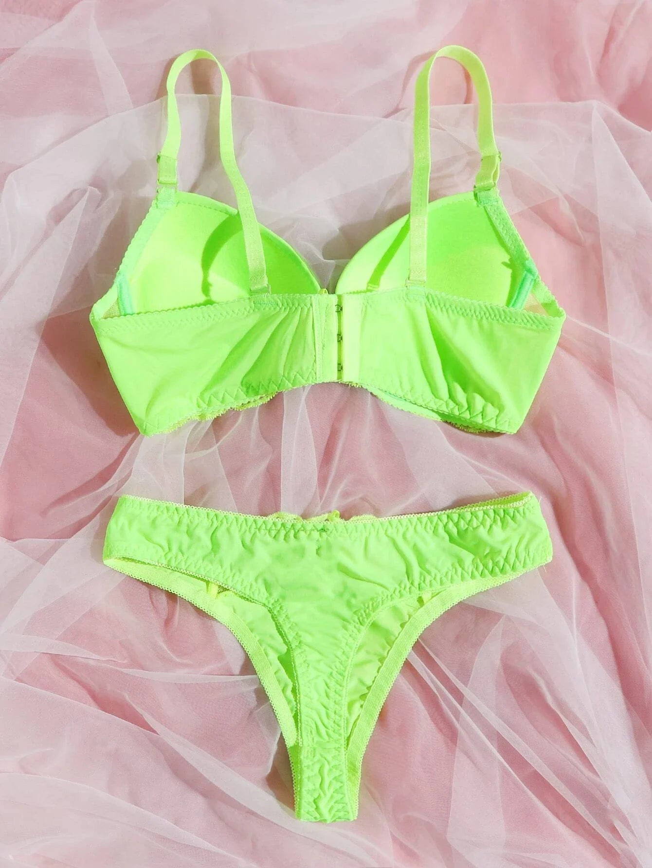 Contrast Lace Underwire Bra & Panty Lingerie Set