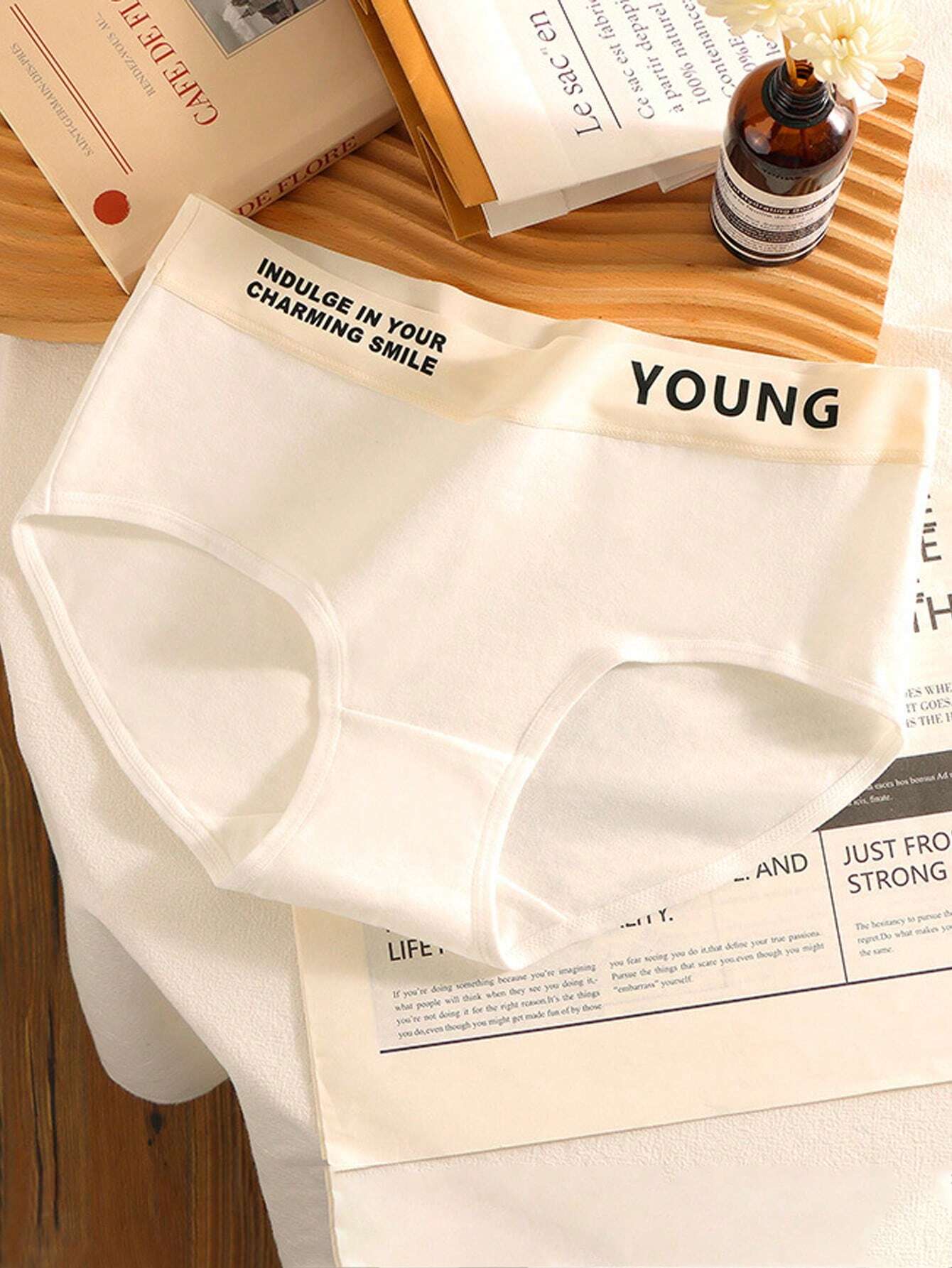 apanese-Style Mid-Rise Student Sports Wind Sweet Letter Triangle Panties