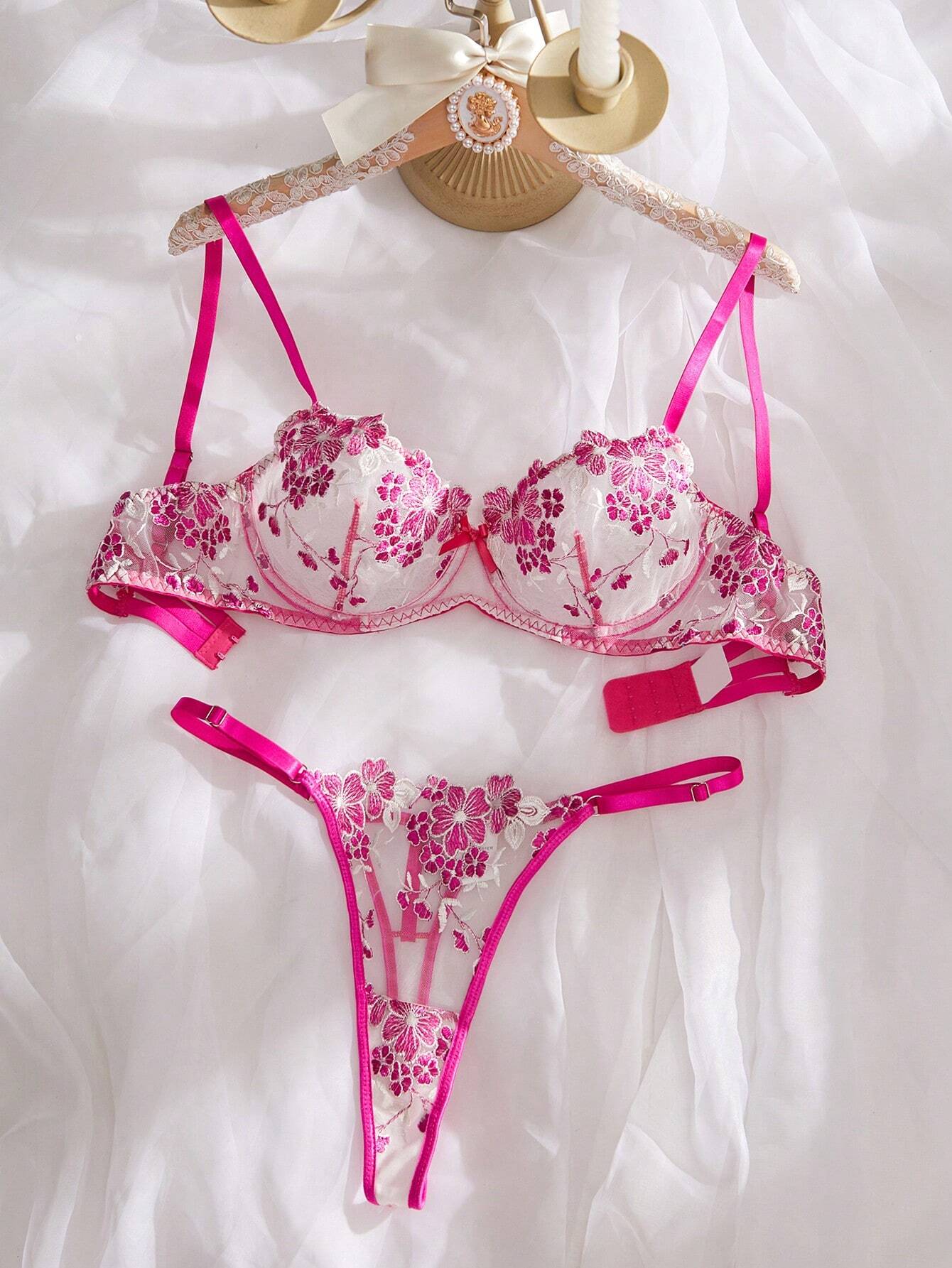 Women's Floral Embroidery Bra & Panty Underwear Lingerie Set Multicolor