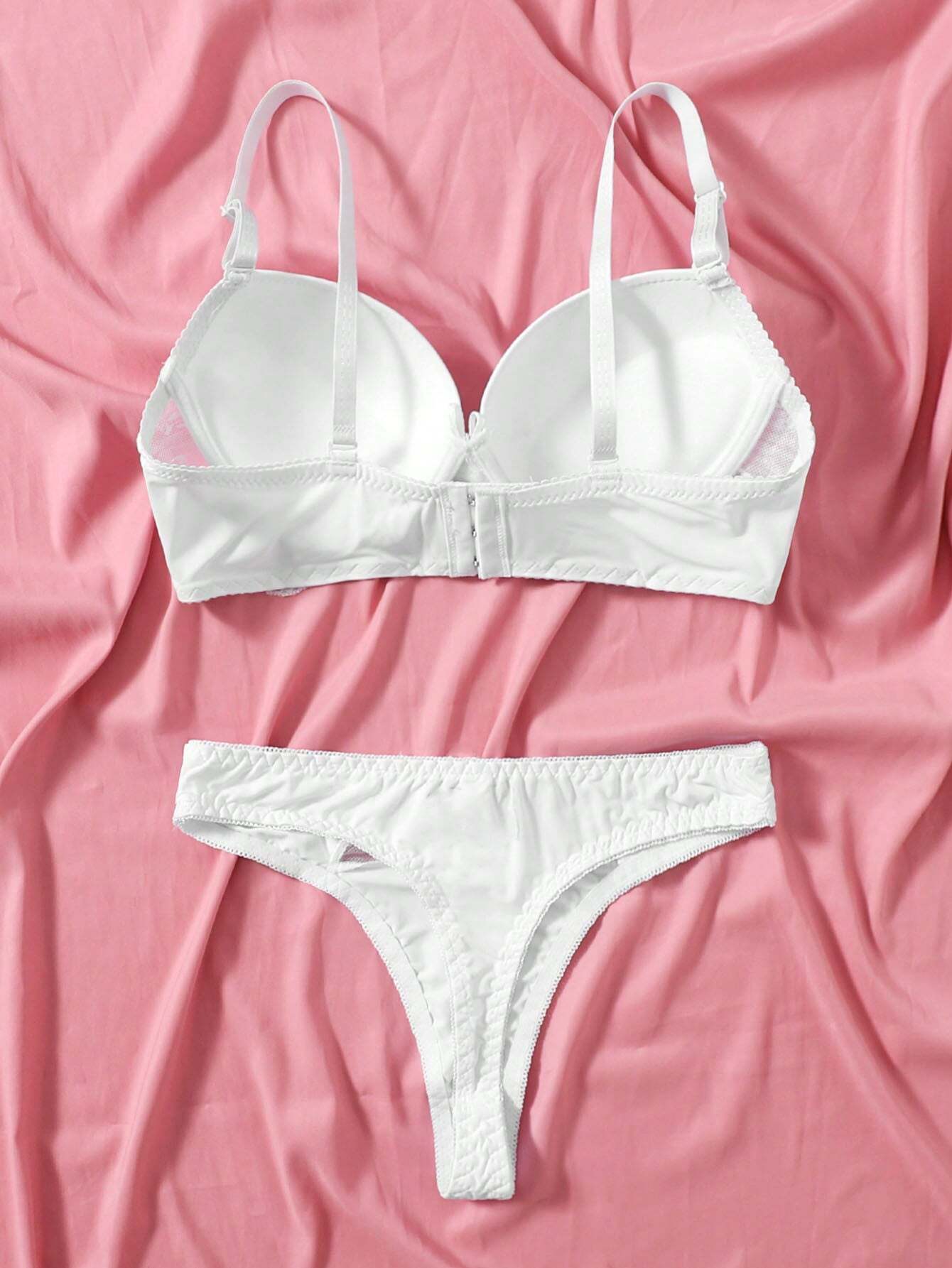 Contrast Lace Underwire Bra & Panty Lingerie Set