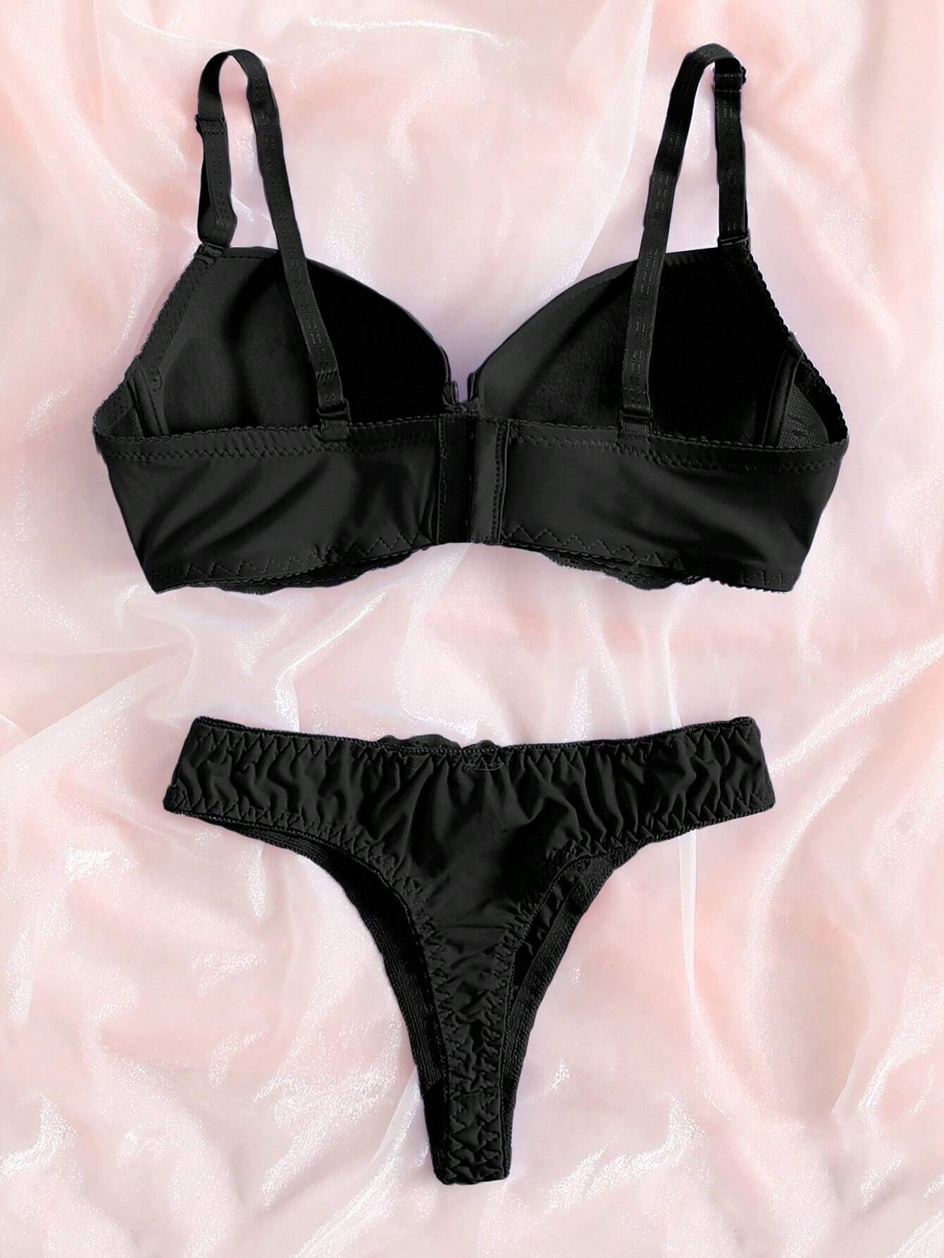 Contrast Lace Underwire Bra & Panty Lingerie Set