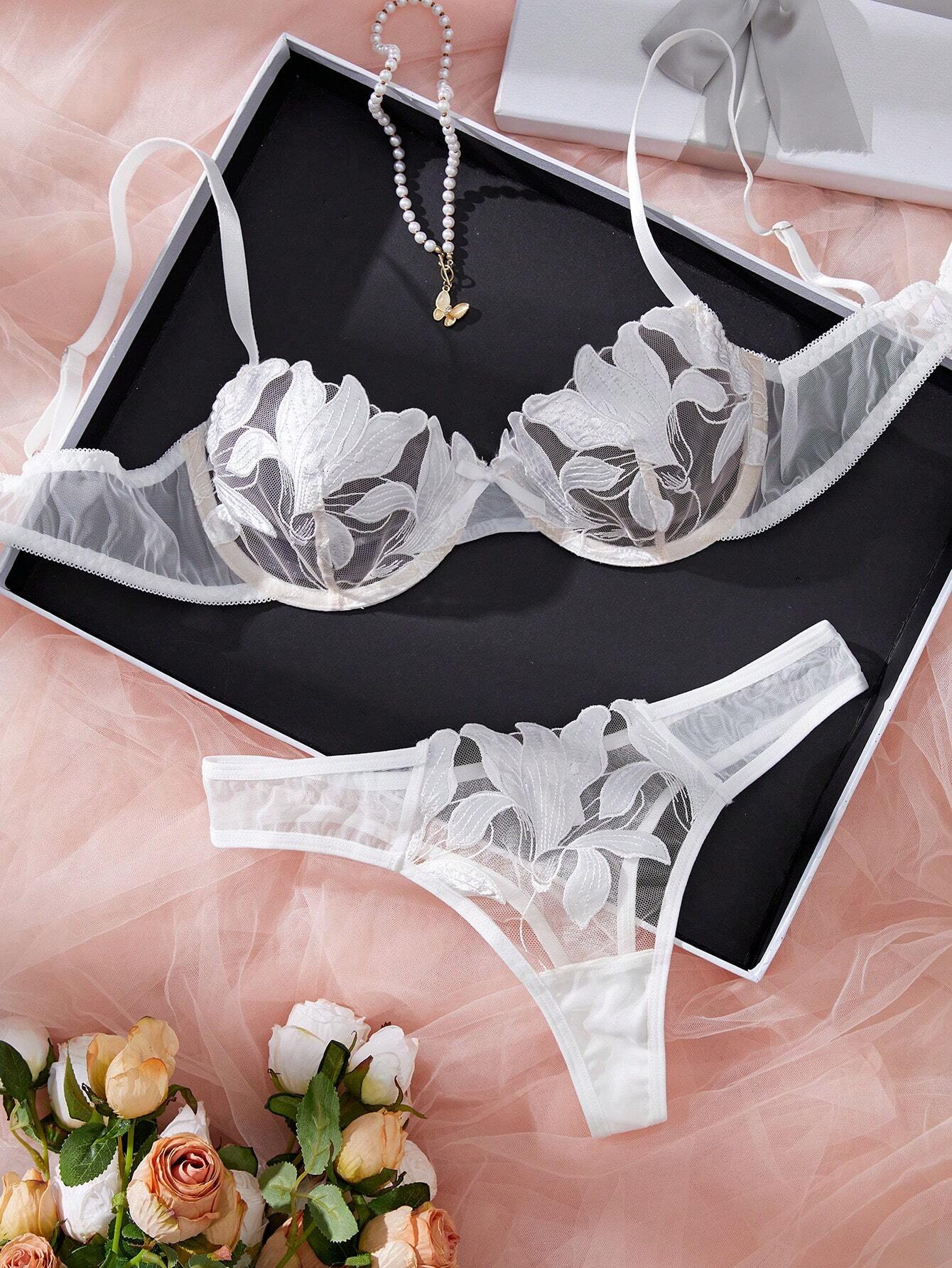 2pcs/Set Women Solid Mesh Contrast Romantic Floral Maple Leaf Sexy Lingerie Set White