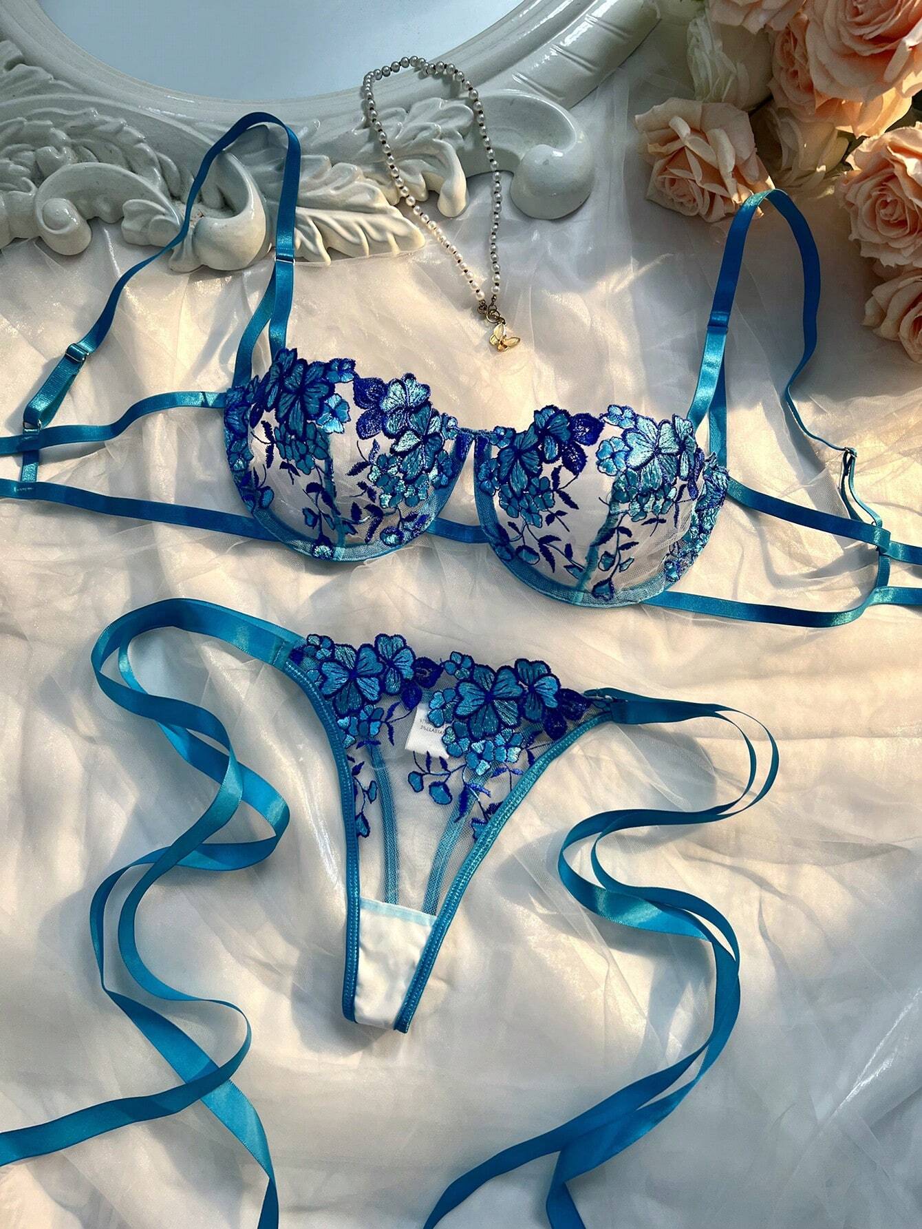 2pcs/Set Sky Blue Embroidered Strap Ladies Lingerie Set Blue