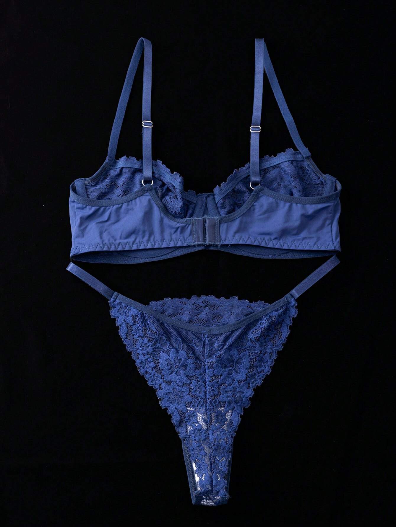 2pcs Women's Simple Lace Patchwork Spaghetti Strap Casual Underwear Set