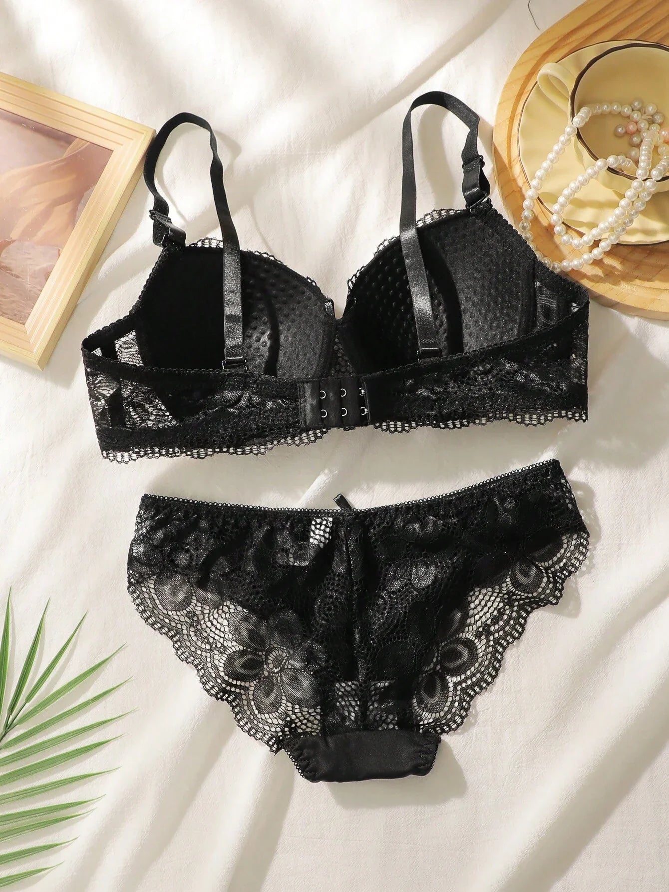 Floral Lace Underwire Bra & Panty Lingerie Set