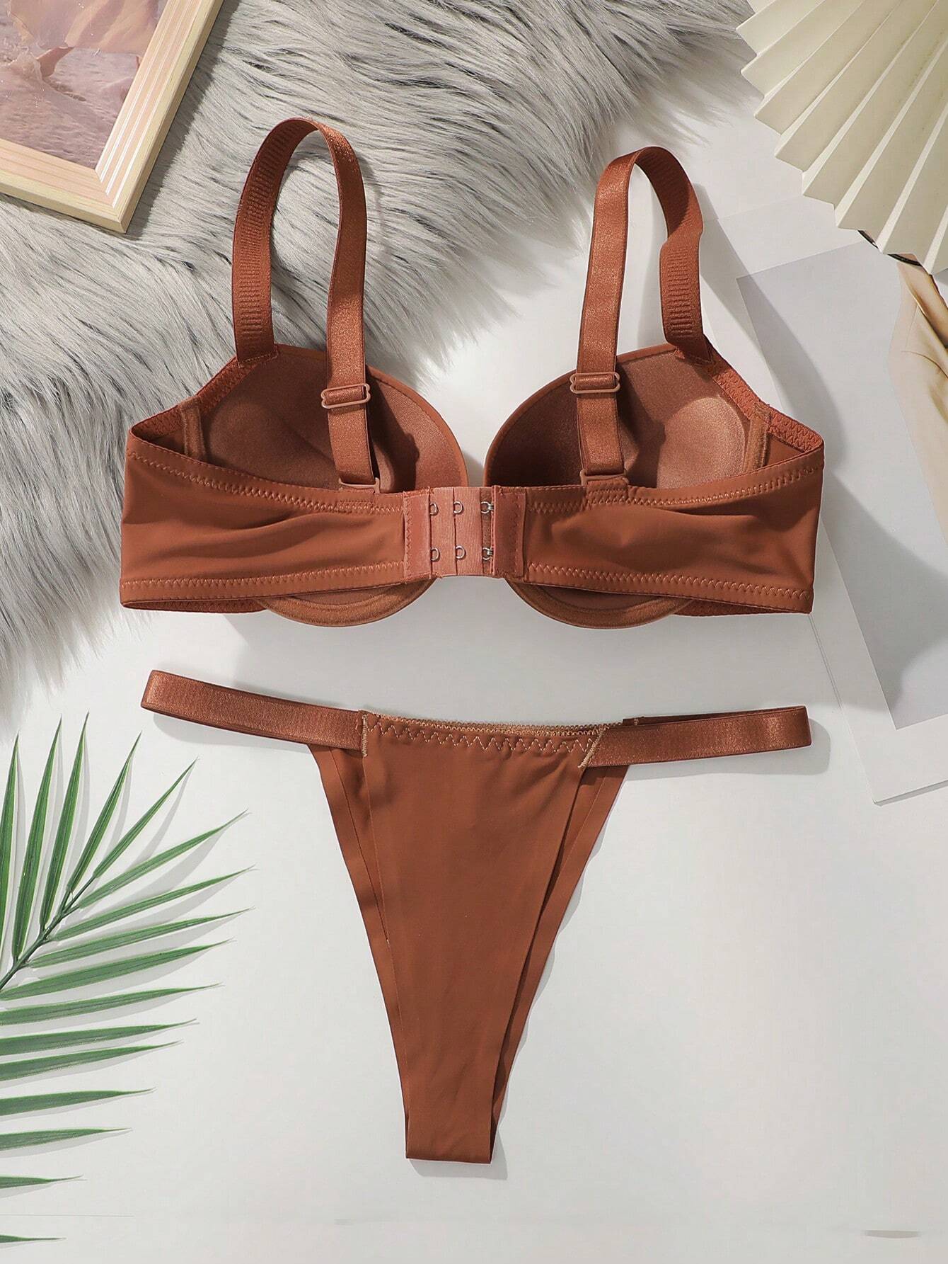 Solid Underwire Bra & Panty Set