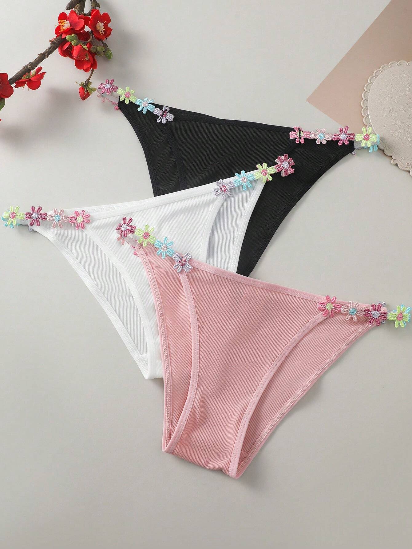 Eraneu 3pcs/Set Women's Floral Embroidery Triangle Panties Multicolor